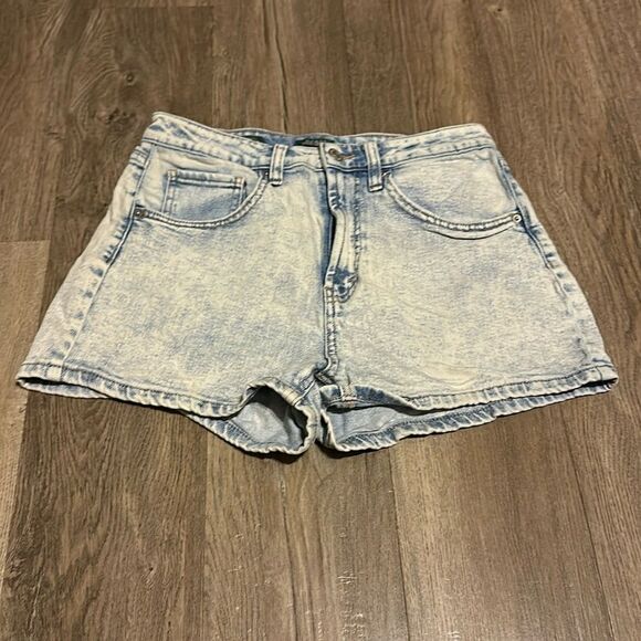 Wild Fable Highest Rise Mom Jean Shorts Women’s Size 4 | Light Wash High Waist - Picture 1 of 6